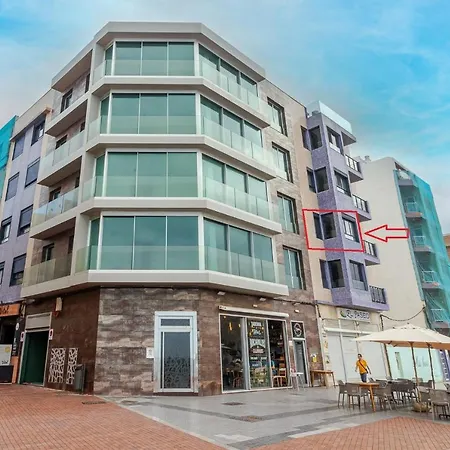 דירה Ocean & Auditorium Views