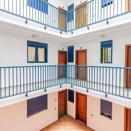 דירה Ocean & Auditorium Views