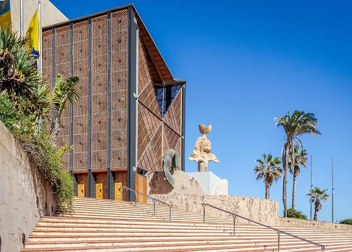 Ocean & Auditorium Views *