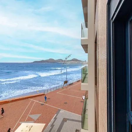 Apartment Ocean & Auditorium Views *