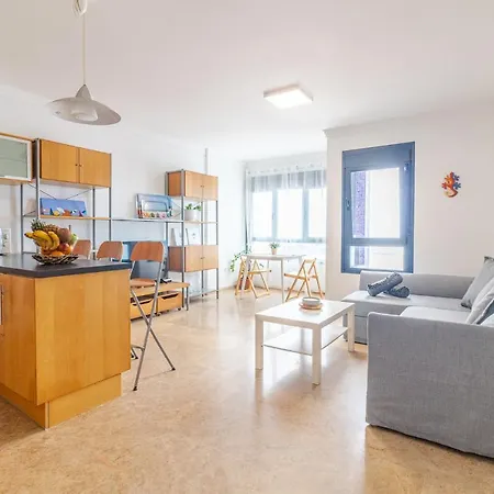 Ocean & Auditorium Views Apartment *