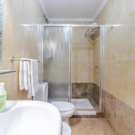 Ocean & Auditorium Views Apartment