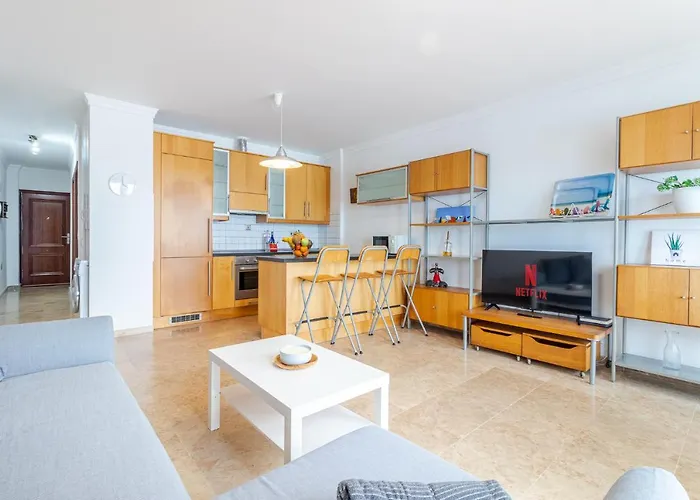 Ocean & Auditorium Views Apartman