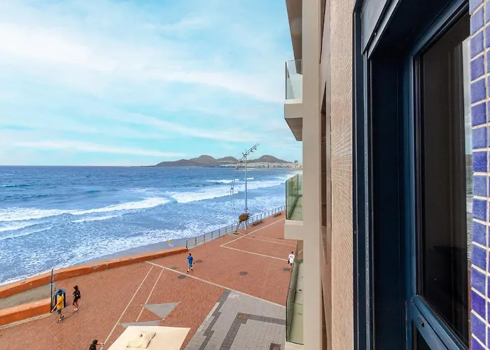 Apartment Ocean & Auditorium Views *