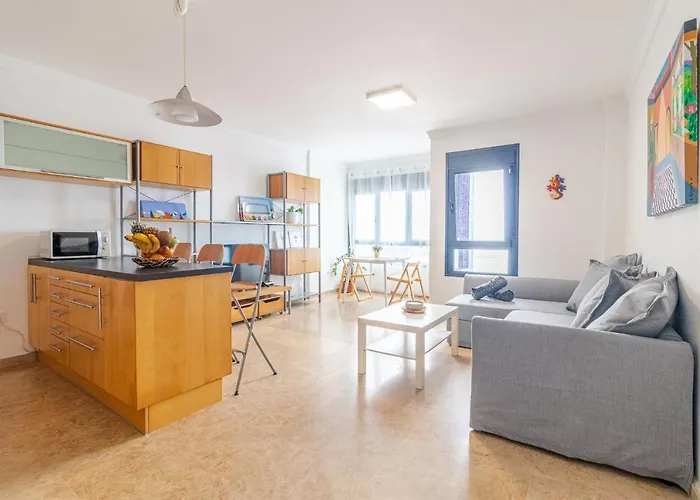 Ocean & Auditorium Views Apartament *