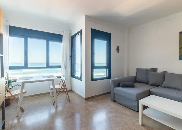 Ocean & Auditorium Views Apartament *